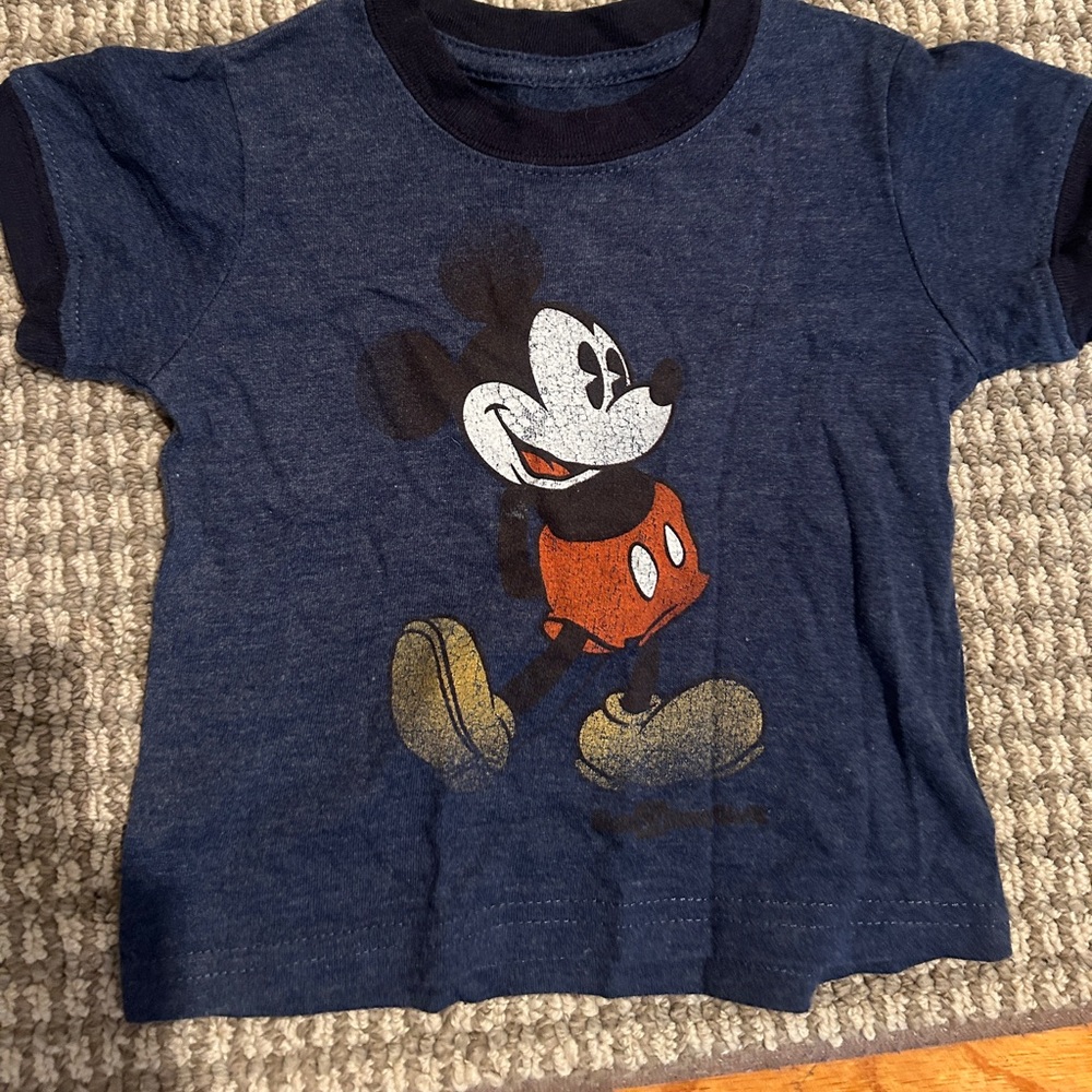 Disney Authentic 12M t-shirt